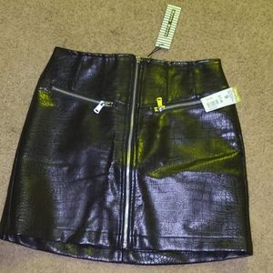 Haute small black